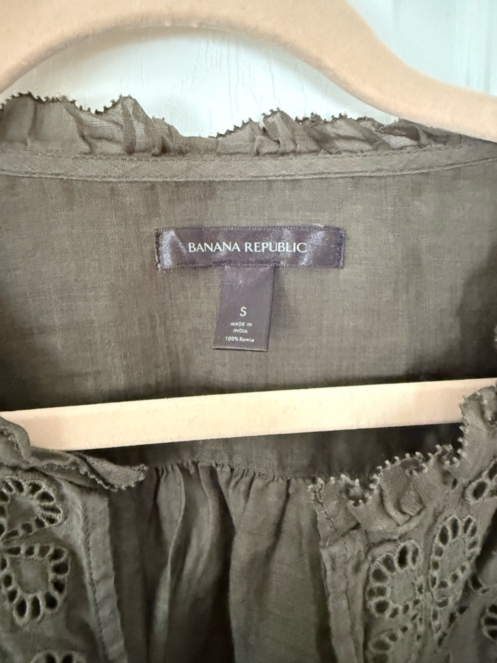 Banana Republic Ramie Eyelet Blouse Boho Embroidered Top - Picture 4 of 7